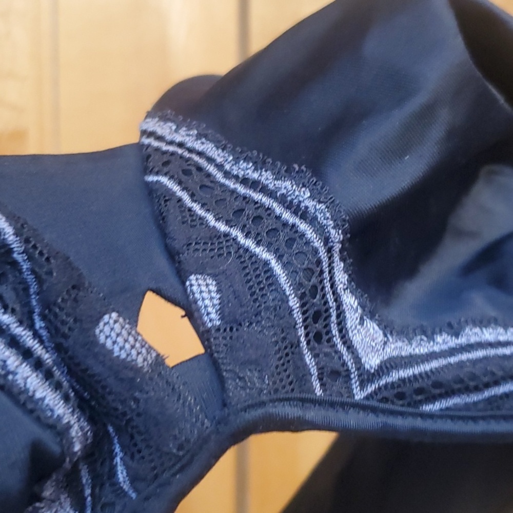 Olga Butterfly Effect Minimizer Bra # 35912 - Picture 5 of 5